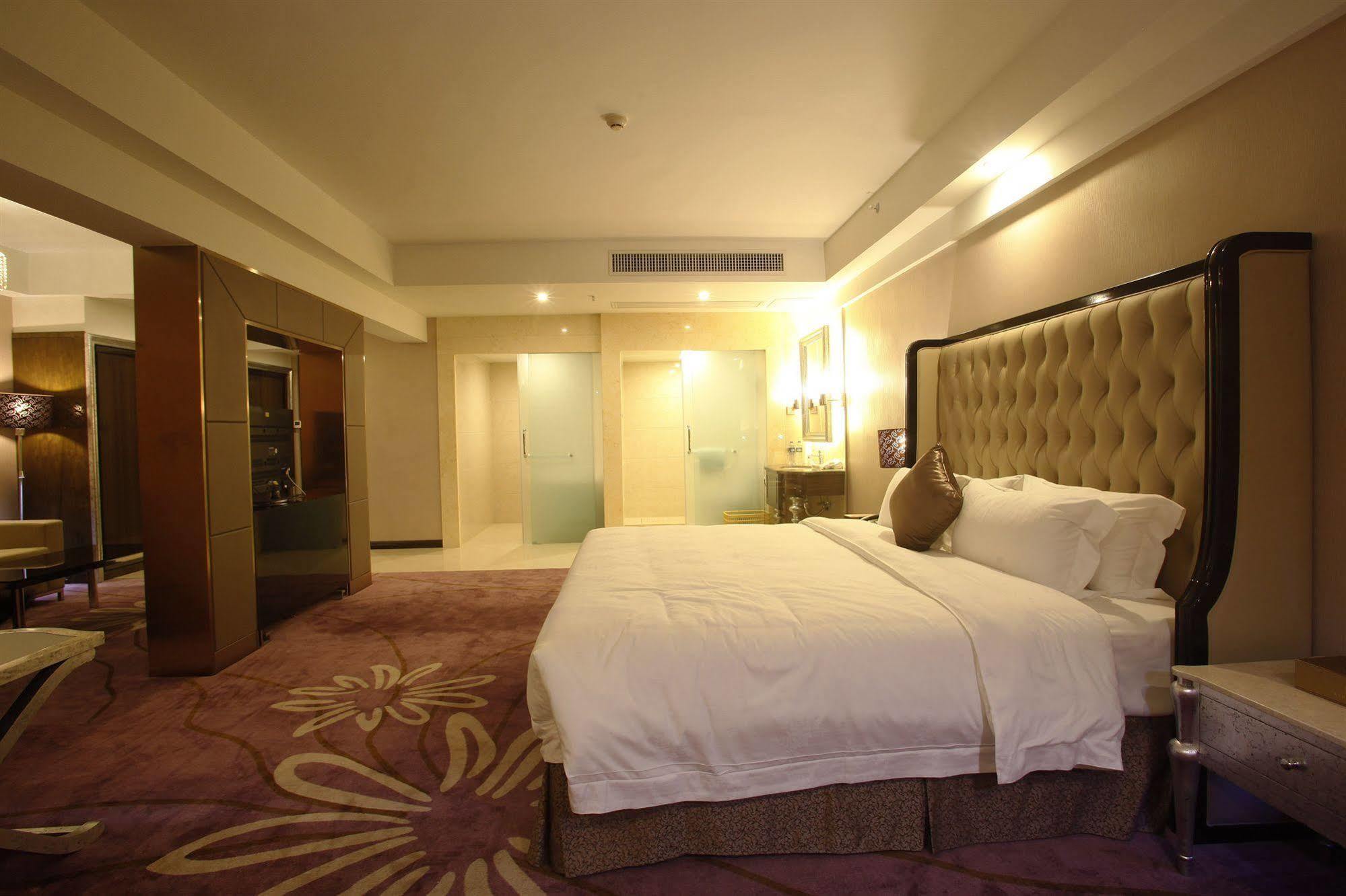 Clayton Hotel-Near Pazhou Exhibition Center Kanton Exterior foto